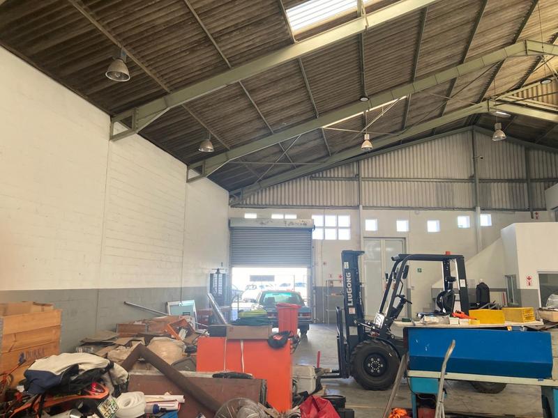To Let Commercial Property for Rent in North End Eastern Cape